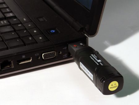 FI84ED | Enregistreur de température et d'humidité, format clé USB 