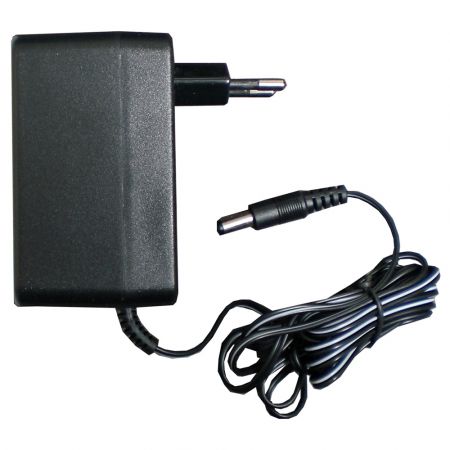 MW79 | Adaptateur secteur universel 